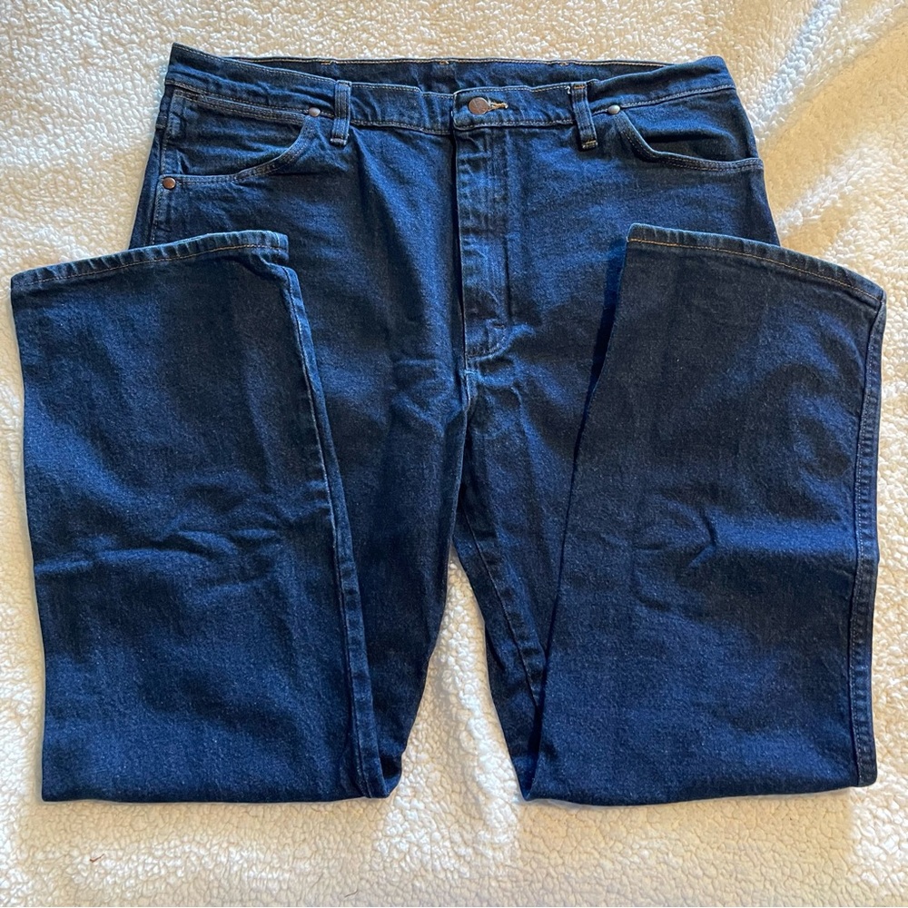 Wrangler men’s  Dark Wash Jeans Size 40x30.